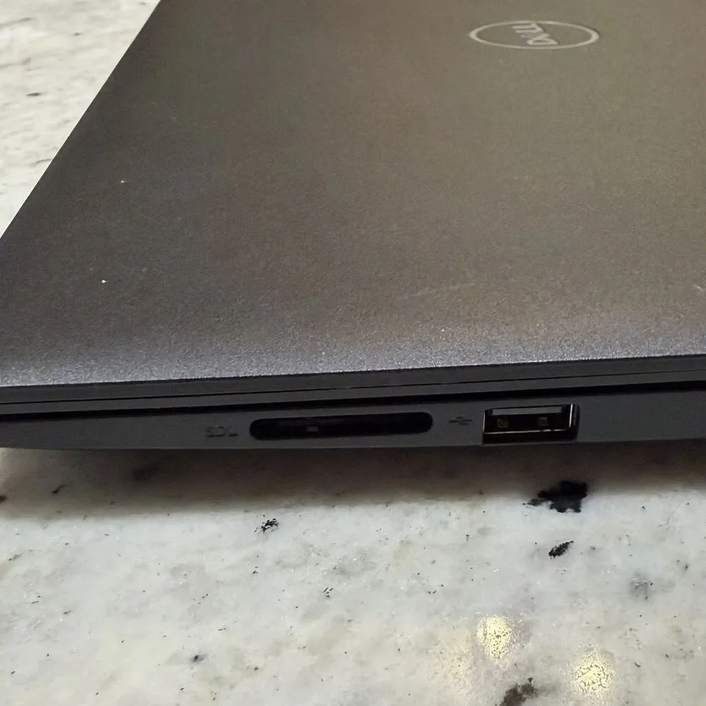 Dell Latitude 3590 i5-8250U 1.6GHz No RAM/No HDD Tested To Bios Cracked Case